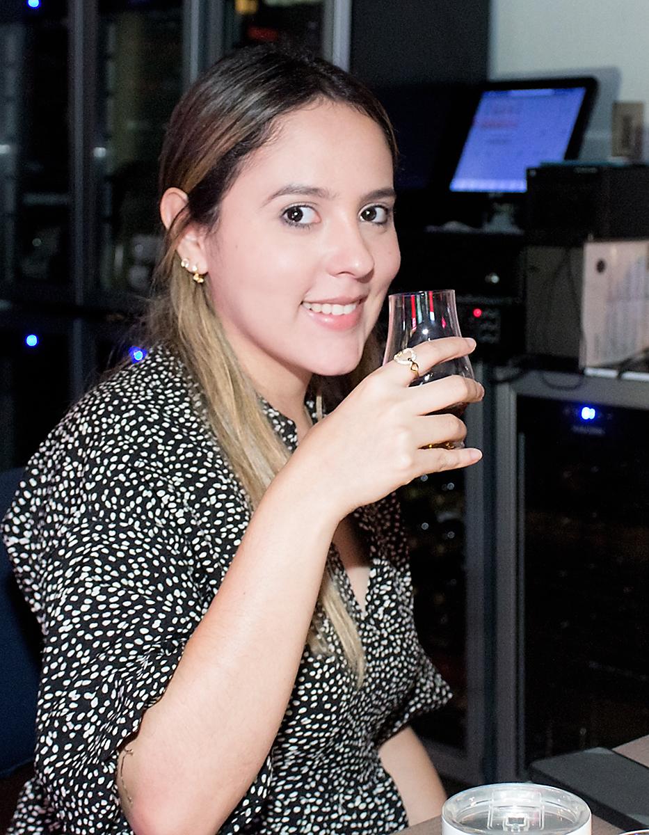 Karen Cabrera de Ron Flor de Caña, durante la cata