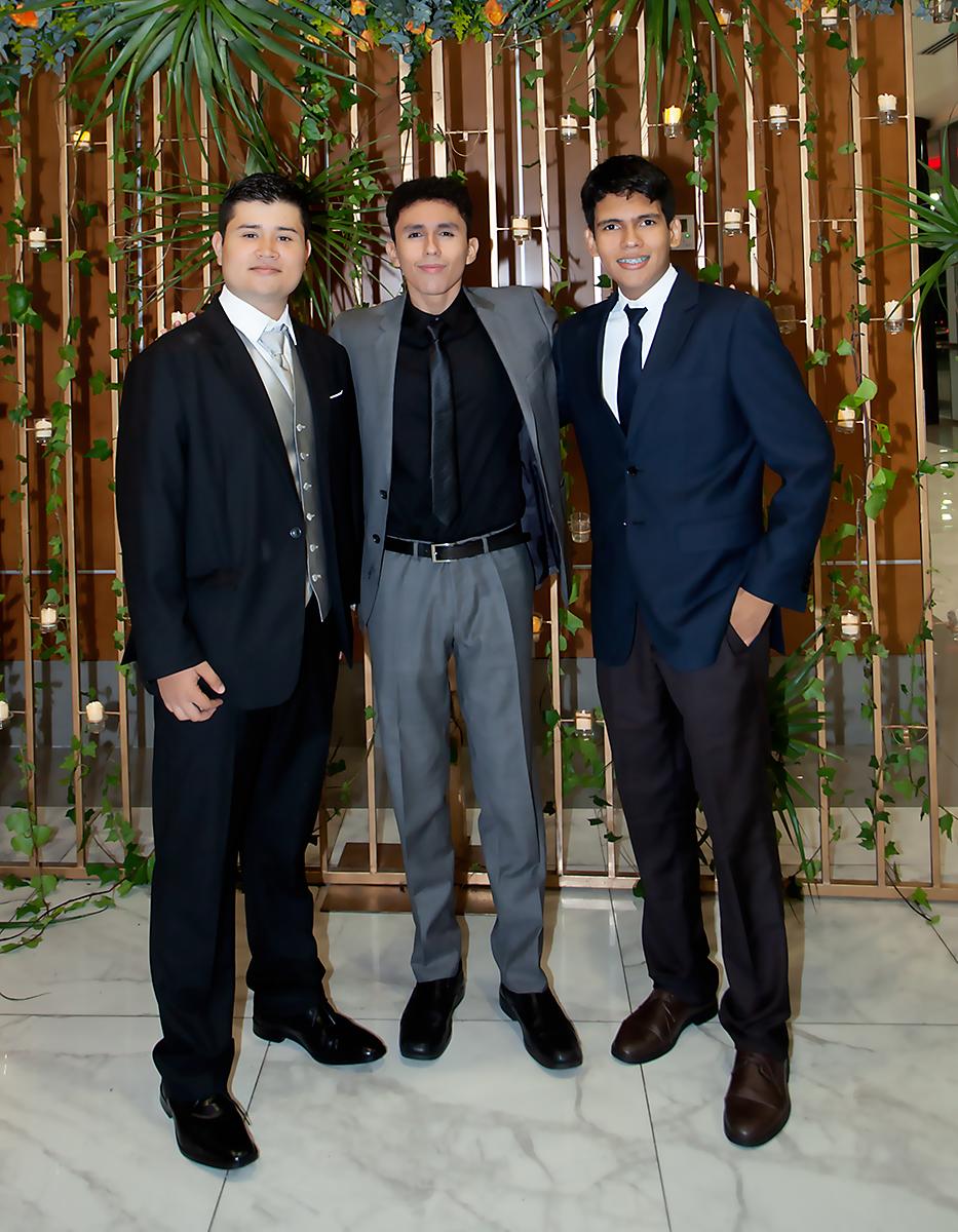 Esdras Carranza, Gerardo Gonzales y José Juan Cruz.