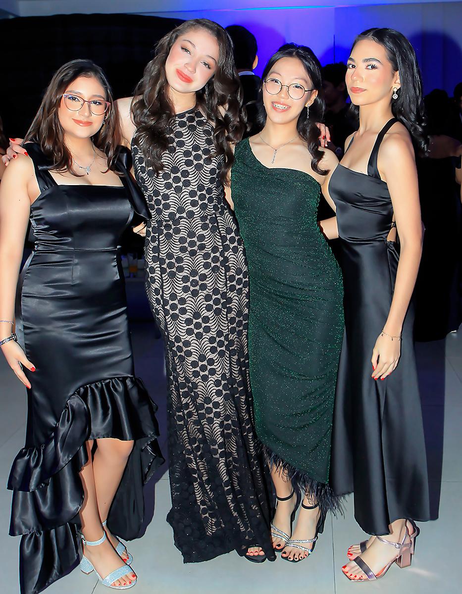 Doxa Torres, Sarah Betancourt, Eun Jeong y Ariana Paz