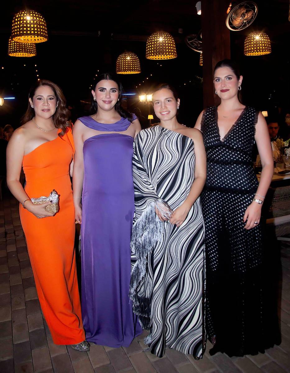 Giselle Rojas, Vivi Belot, Alexandra Bustillo, Fernanda Belot.