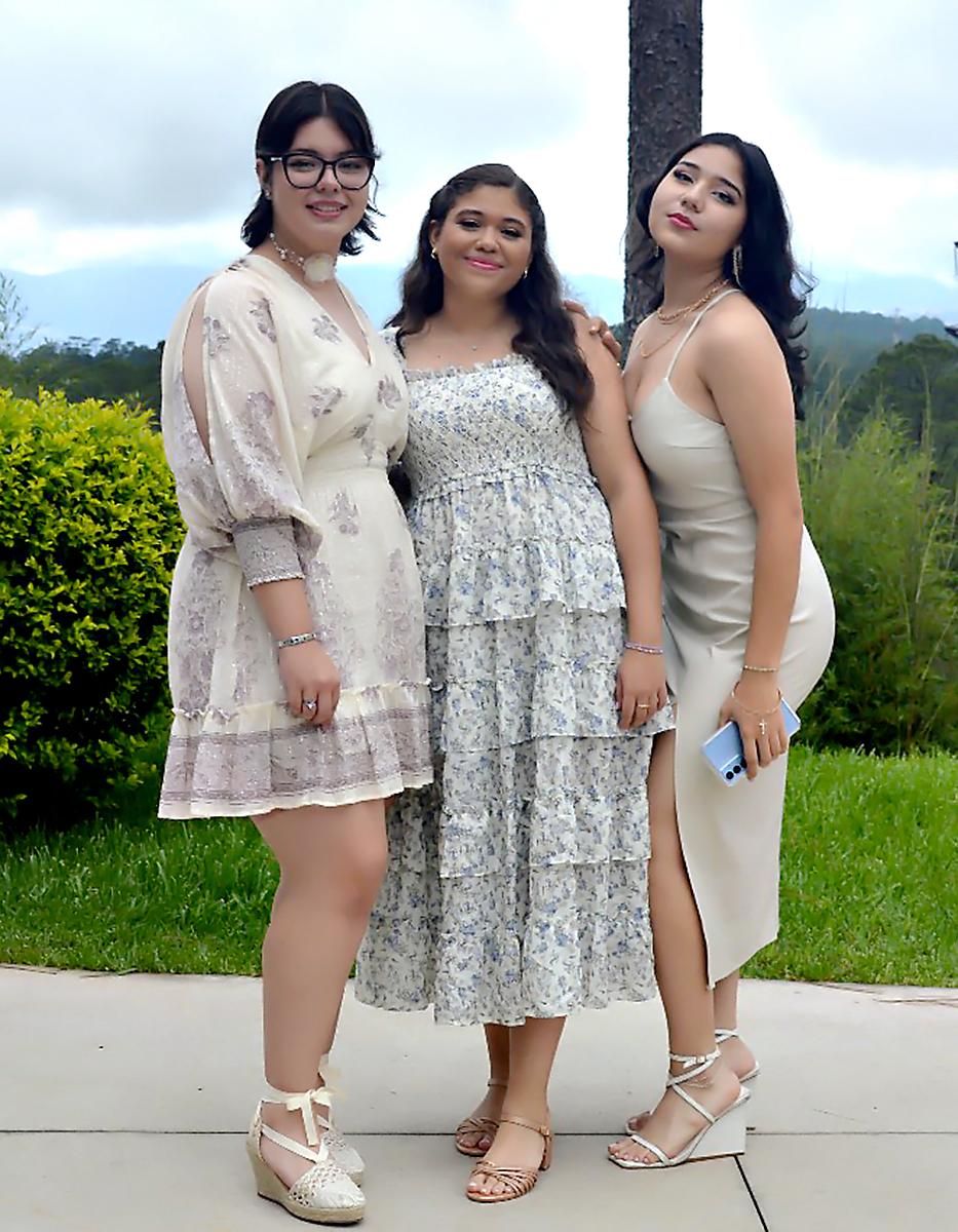 Irma Valle, María Belén Girón y Celeste Abigail.
