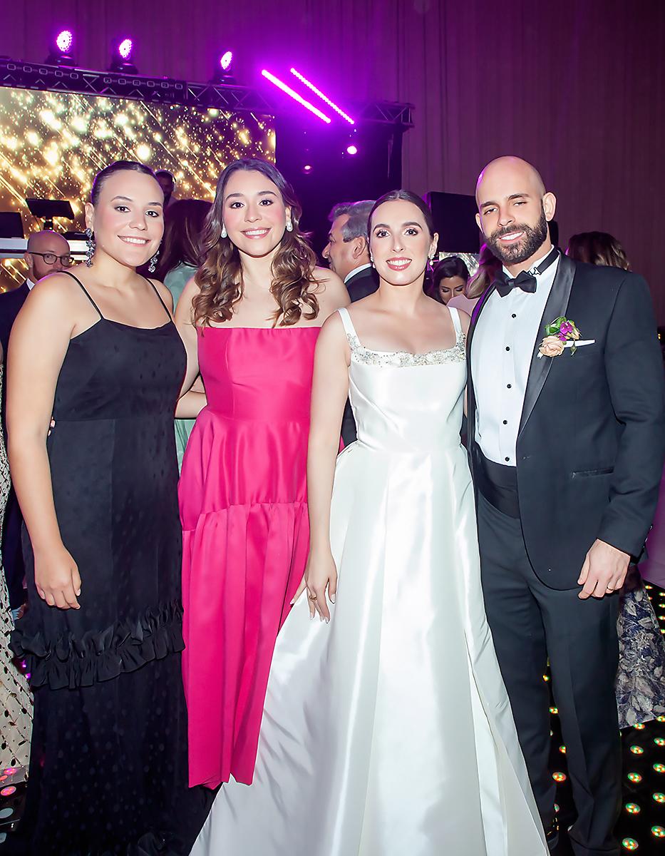 Andrea y Daniela Sierra con Katherine y Antón Fanous