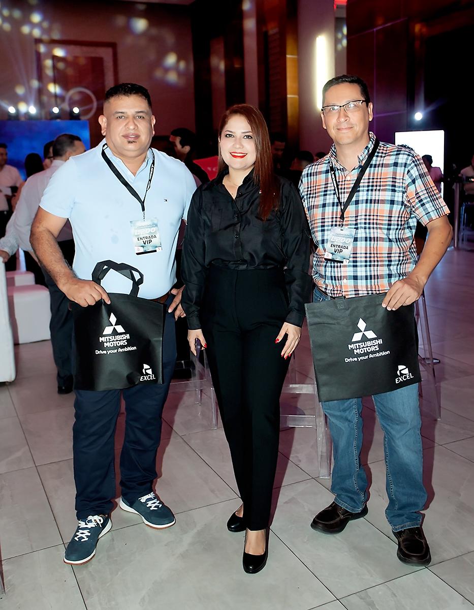 José Adán Pérez, Scarlet Rodríguez y Claudio Padilla.