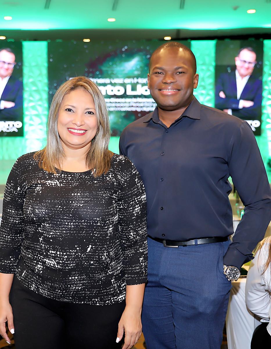 Larissa Cabrera y Alexis Fernández.