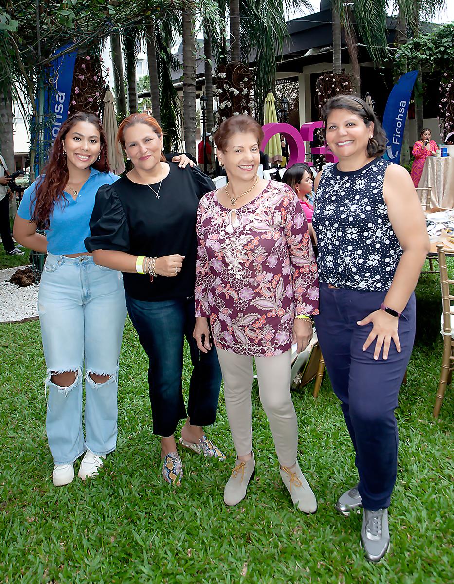 María José Valerio, María José Funes, Mirian Rivera y Weiniver Rivera.