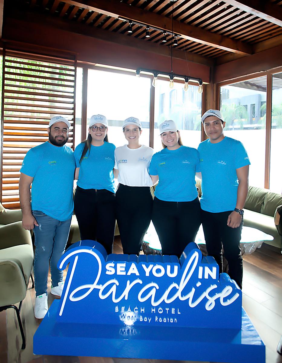Ricardo Medina, Stephanie Canahuati, Nicole Schneider,Marlen Dumas y César Sosa de Paradise.