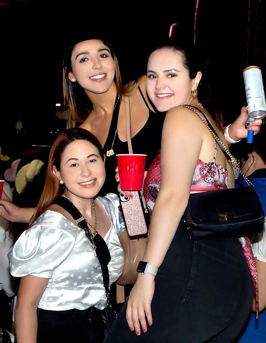 Ariana Boadla, Ruth Valladares y Estefania Oviedo. 