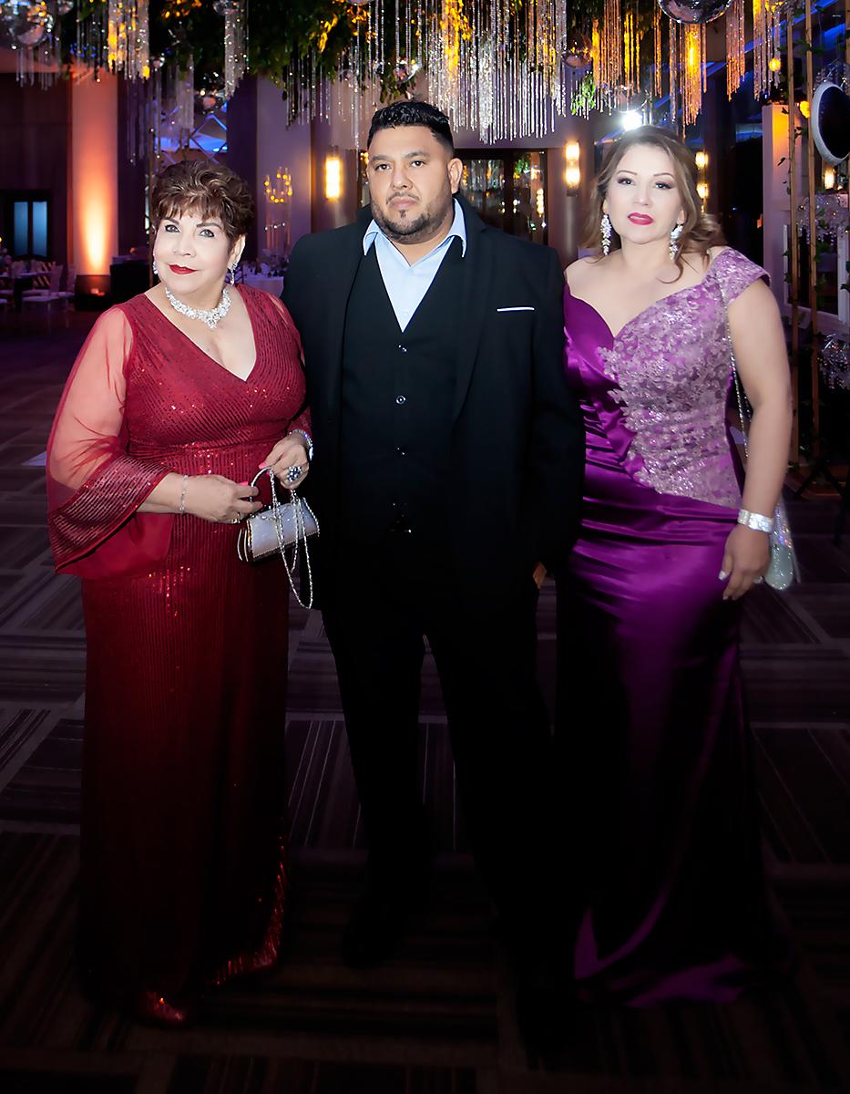 Esther Umanzor, Marvin Arias y Esther María Trochez.