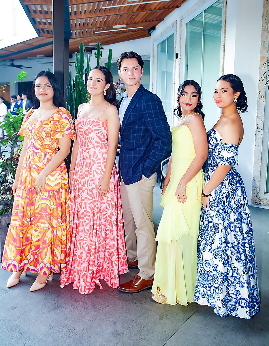 Natalie Fajardo, Arianna Zelaya, Guillermo Sagastume,Ariana Brito y Ivana Torres