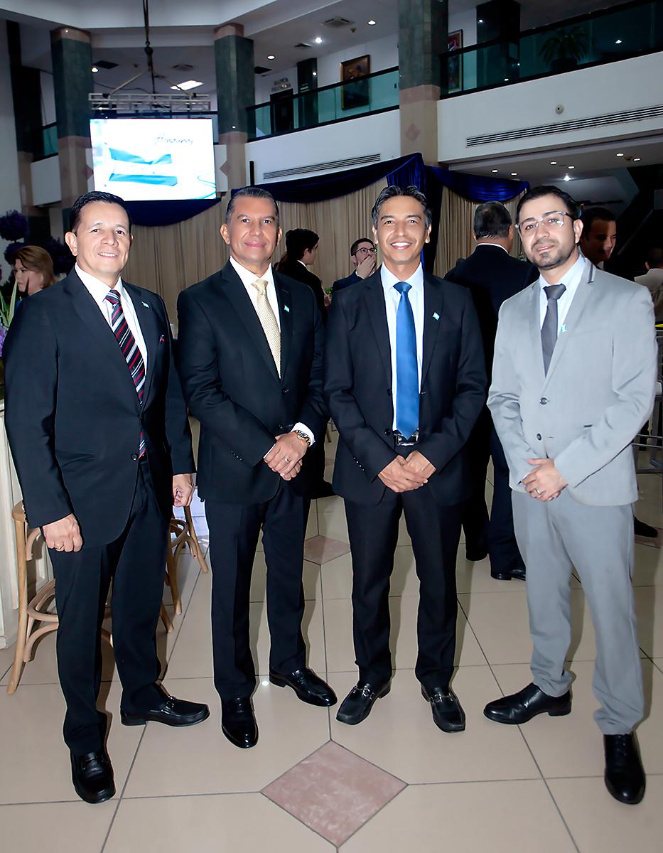 Gerardo Rivera, David Bustamante, Tomas Lagos y Mauricio Erazo.
