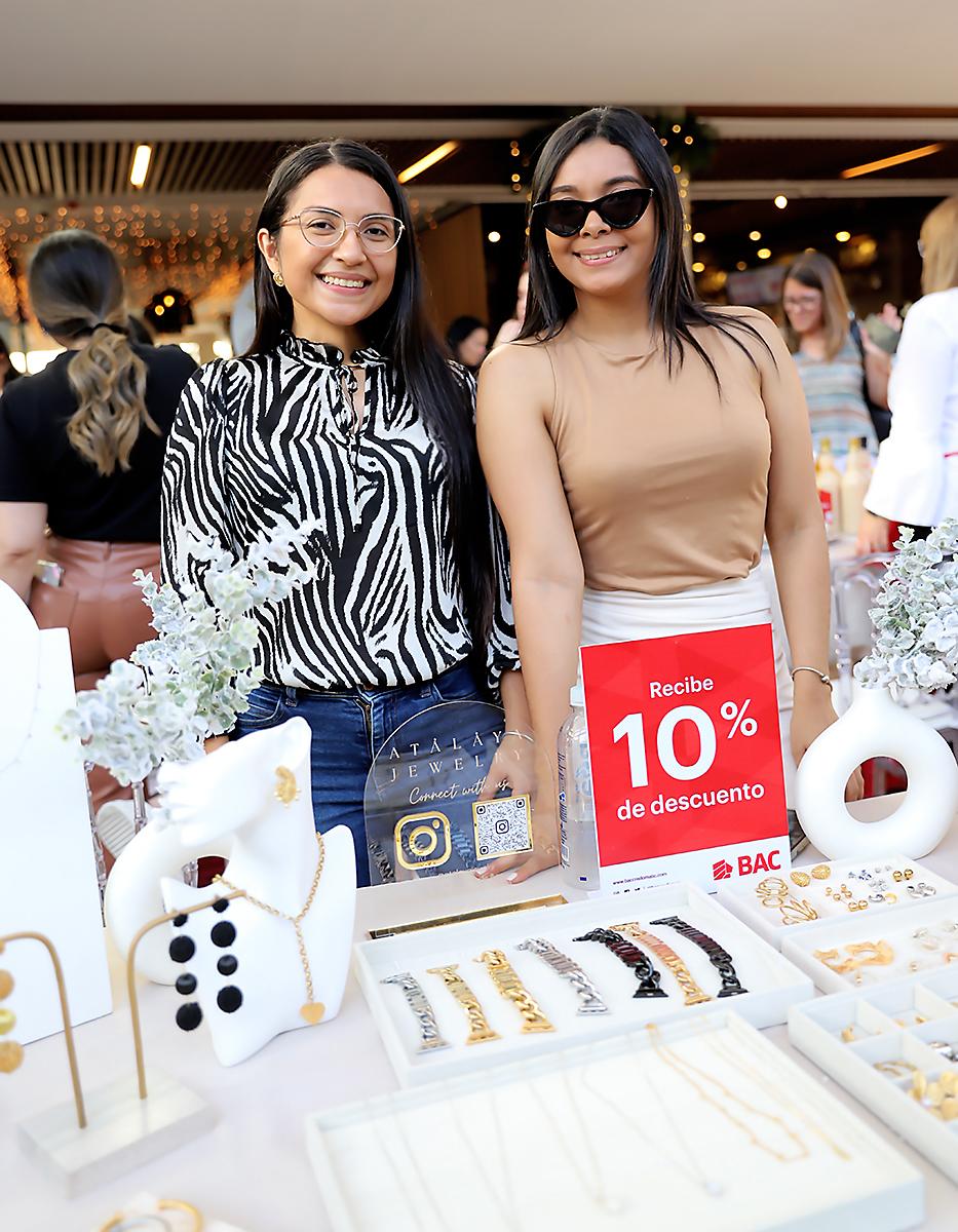 Lorny Castillo y Riccy Padilla de Atálaya Jewelry. 