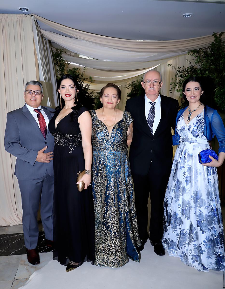 Invitados de la prom 2025 de La Estancia School