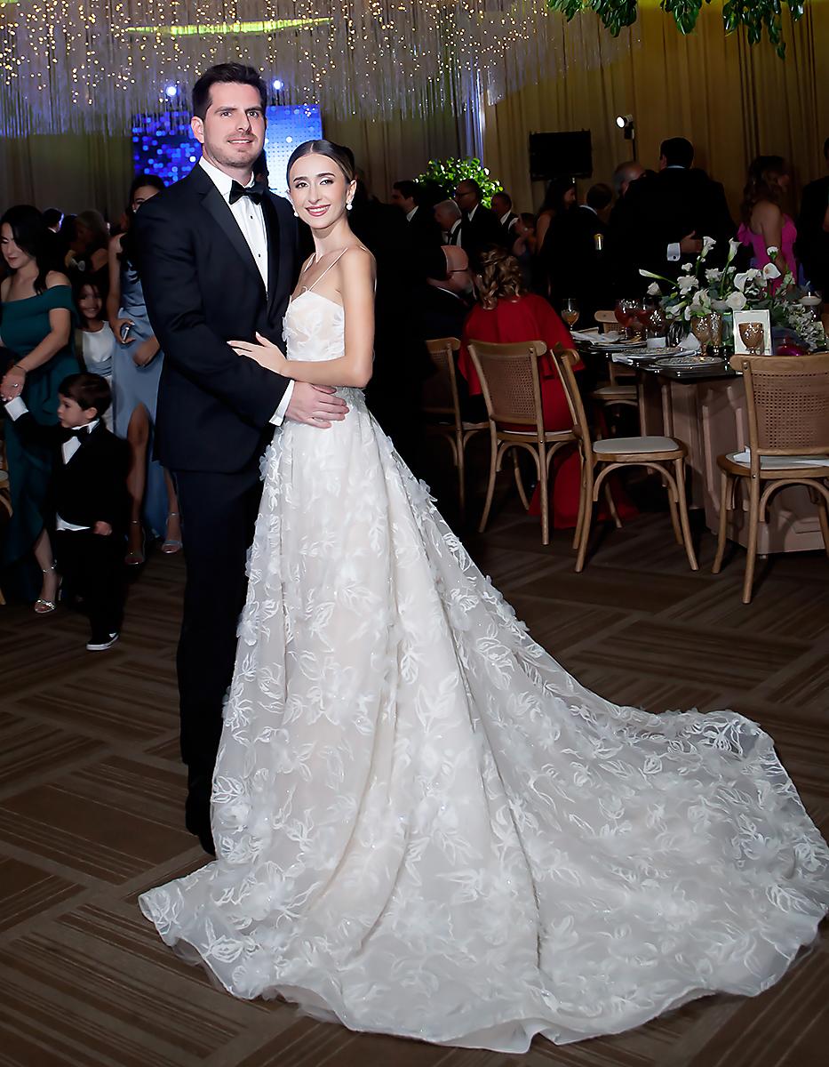 Los recién casados Andrés Babún y Arielle Canahuati
