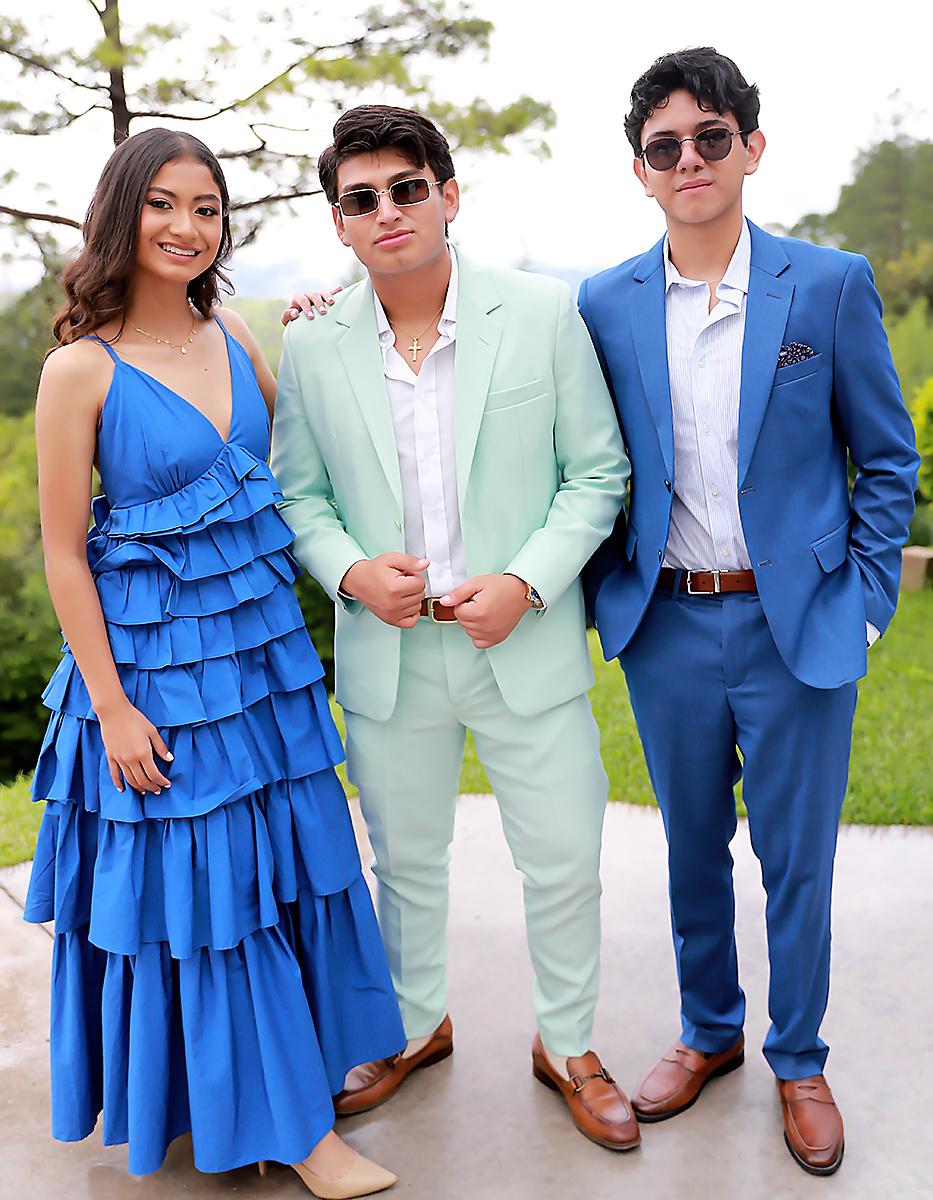 Valeria Manzano, Jhoan Pineda y Sebastián Fajardo.