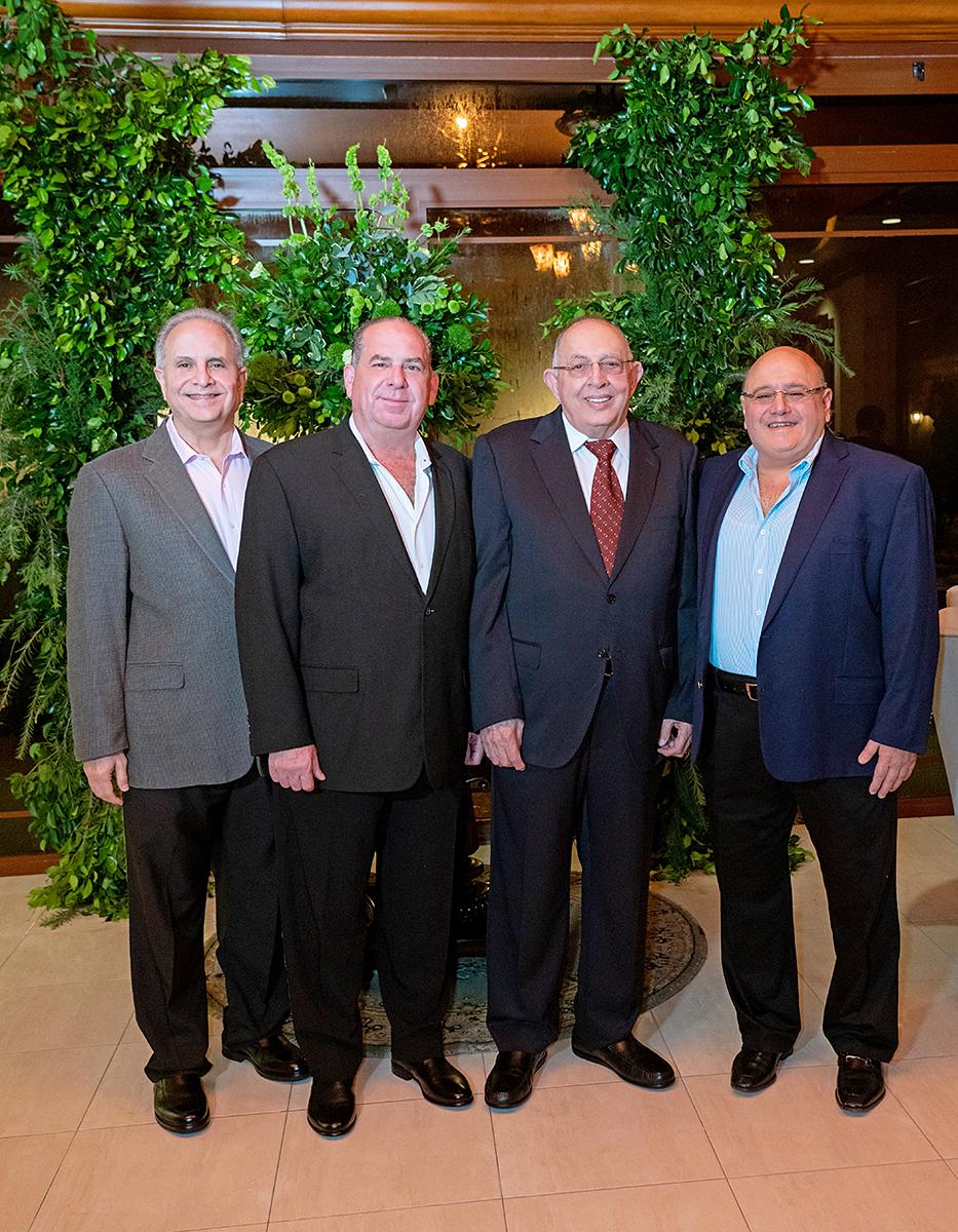 Mauricio Kattan, Héctor Kattan, Fuad Handal y José Zummar.