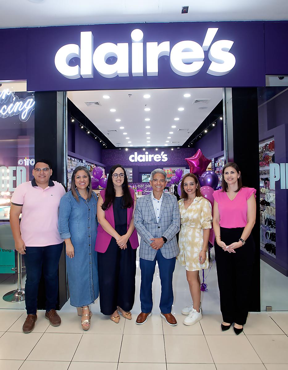 Juan Fernando Villeda, gerente de tienda, Pamela Cruz, Gladys Centeno, Claudette Kattán, Roberto Morales y Yamileth Rodríguez. 