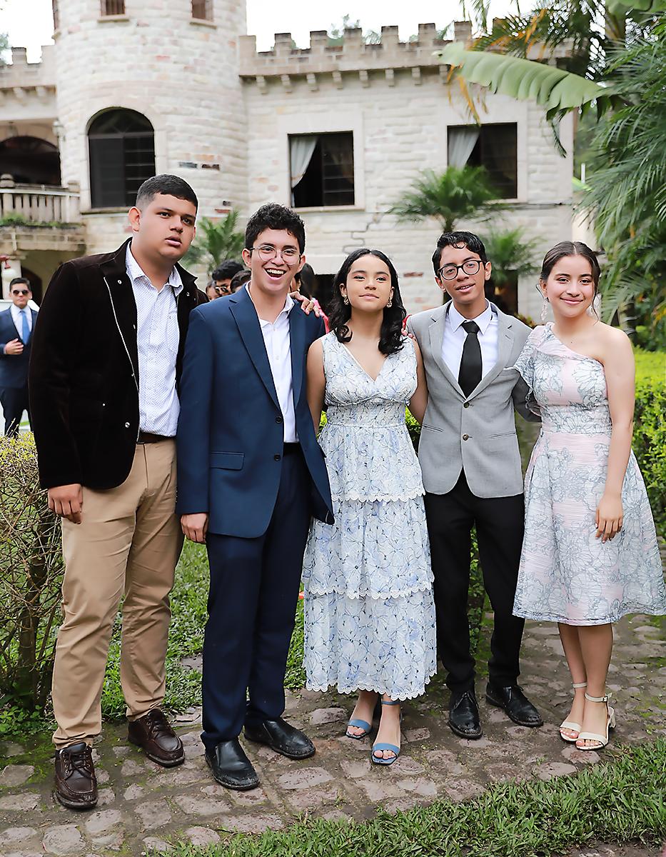 Michael Canales, Patrick Pastrana, Angélica Barahona, Leonardo Flores y Linda Varela. 