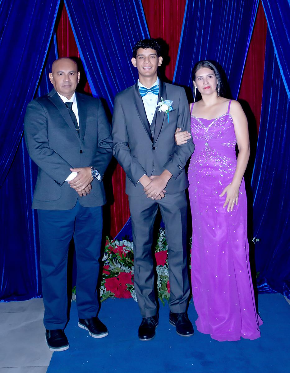 Desfile de padres e hijos de Freedom Institute 2025