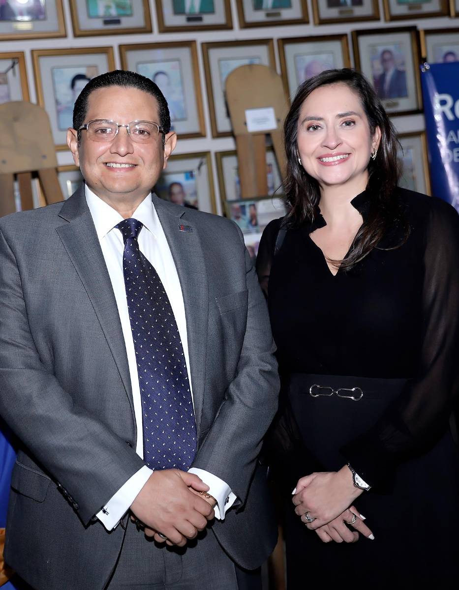 Elmer Montalván y Valeria Ríos