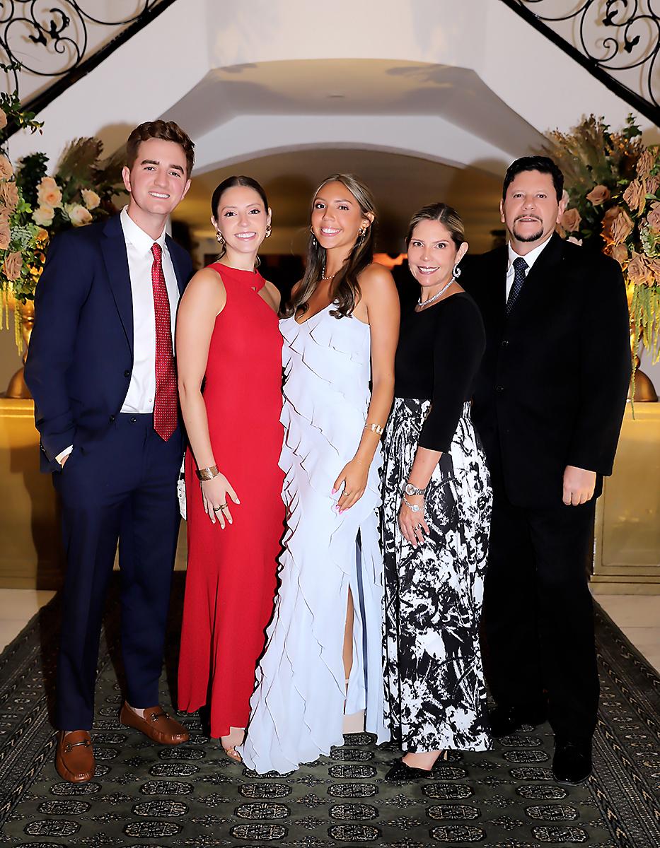 Así fue la boda de Próspero Castellanos y María Isabel Simón