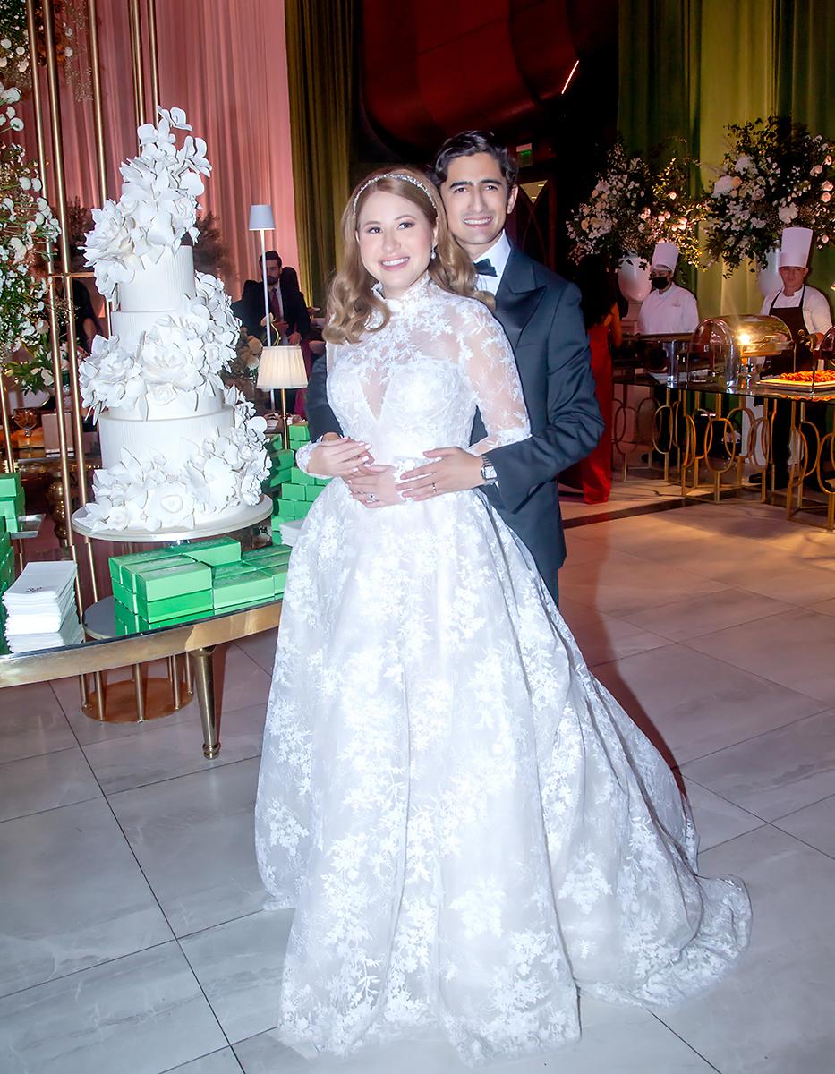 Orlando Merino y Michelle Valladares celebran elegante recepción nupcial