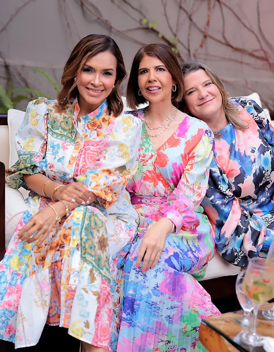 Vivi Montoya, Lidia Calderón y Leda Álvarez.