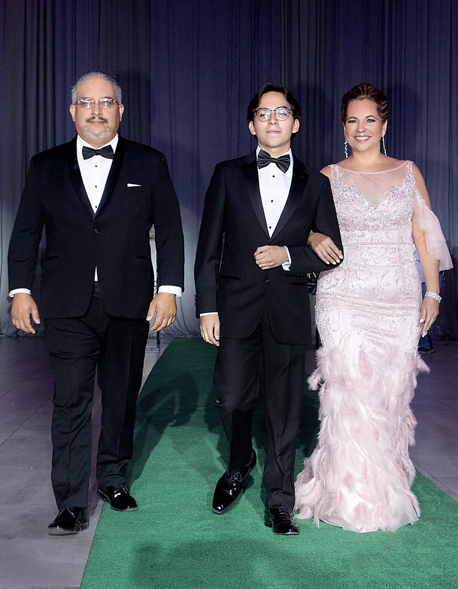 Edgard, Emilio y Elvia Castellanos.