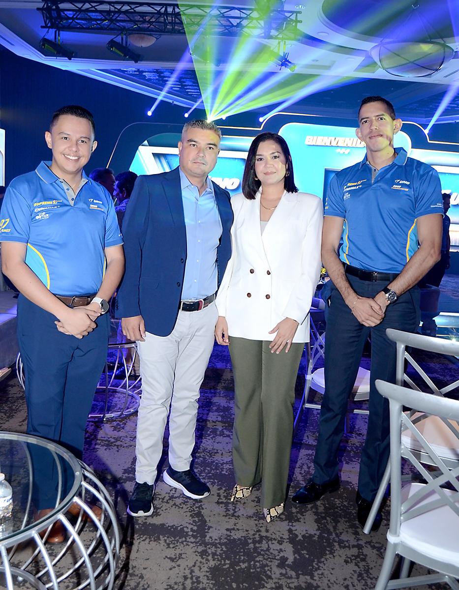 Gasolineras Uno presenta Supreme 97 junto al corredor de F1 Juan Montoya