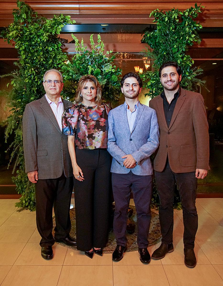 Mauricio, Vivían, Andrés y Mauricio Kattan.