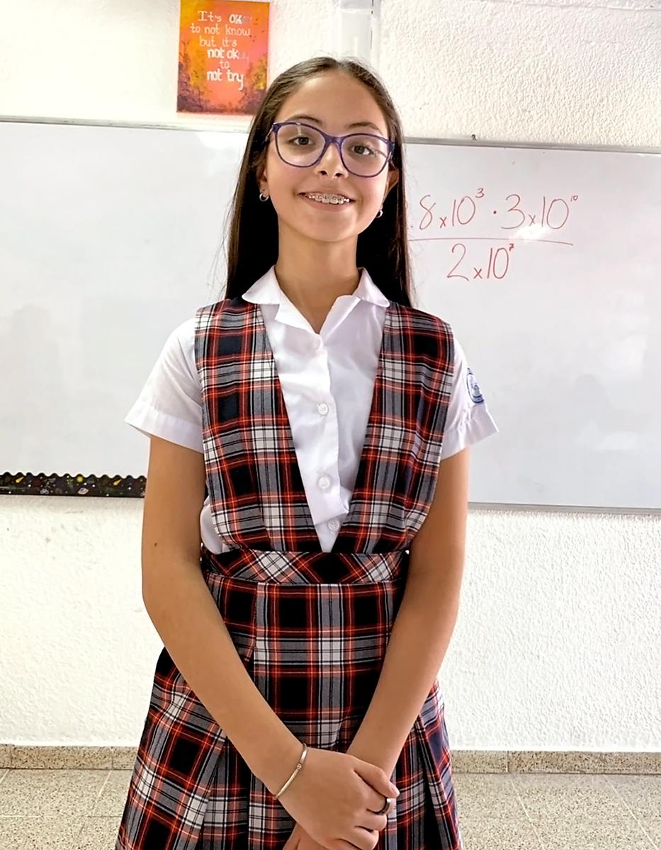 <b>¿Cuál fue el momento más desafiante durante la competencia?</b><u>Maia Canaca:</u> El momento más difícil fue cuando nos topamos con un ejercicio realmente complicado durante la competencia de Mathcounts. Pero gracias al trabajo en equipo y compartiendo ideas, logramos superarlo y completarlo. Fue un desafío, pero lo enfrentamos juntos.