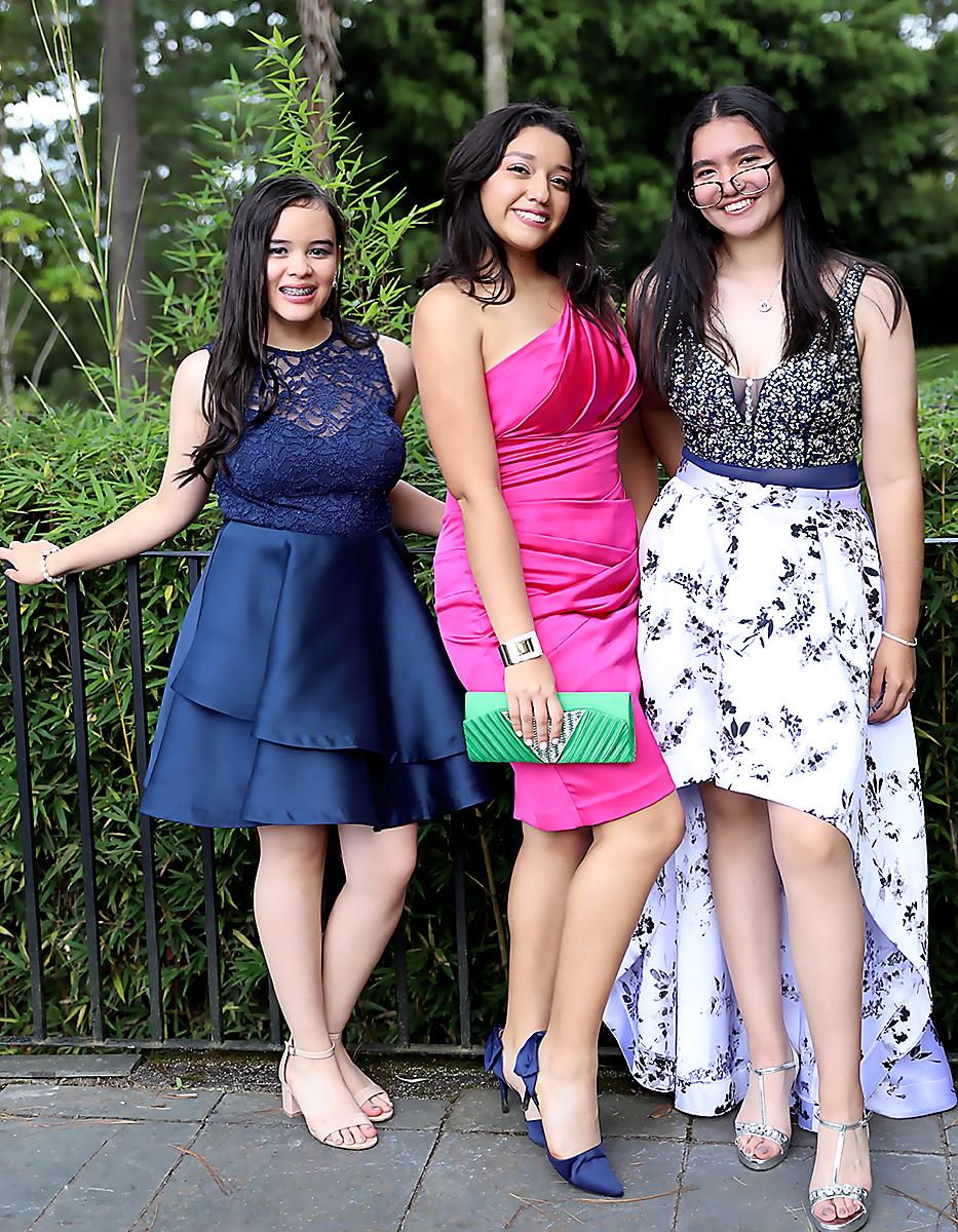 Monica Zavala, Nathaly Castellanos y Jenny Reyes