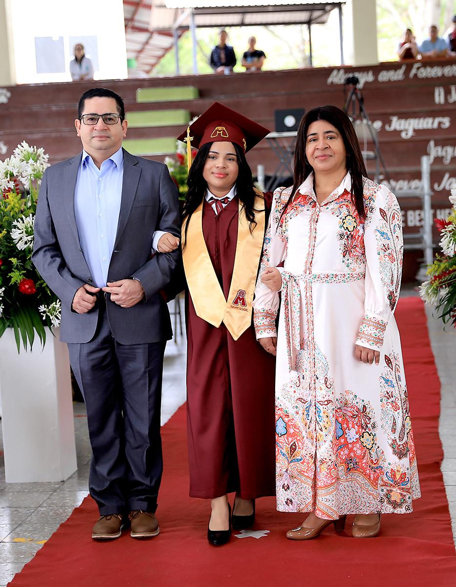 Graduación de los seniors 2025 de Mayan School
