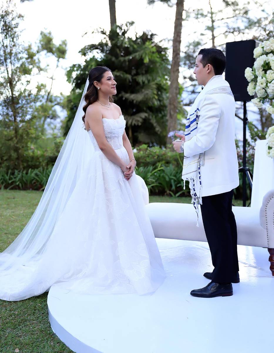 La boda de Paola Perdomo y Denis Cano