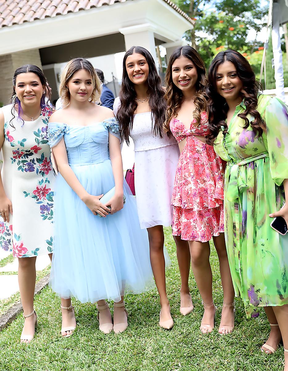 María Fernanda Luque, Irene Vásquez, Amari DeLima, Isabella García, y Avril Irías