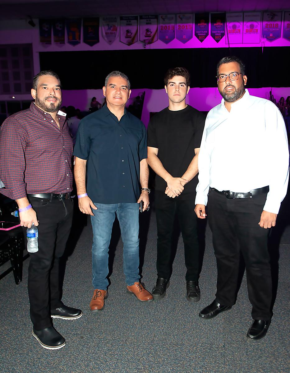 Efraín Sosa, Edgardo y Daniel Crespo con Francisco Torres.