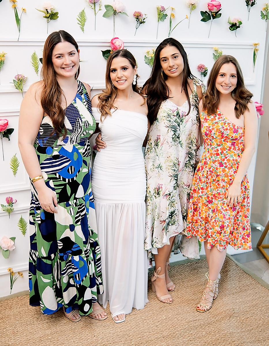 Fernanda Medina, Alexa Girón, Isabella Ramírez y Larissa Reyes.