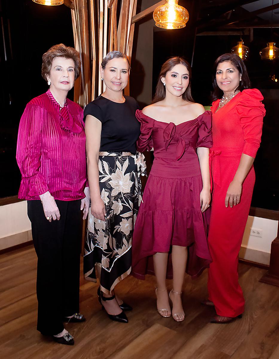 Nenette Medina, Lisa Fiszman, Rebecca López Fiszman y Ana Cristina Hawit.