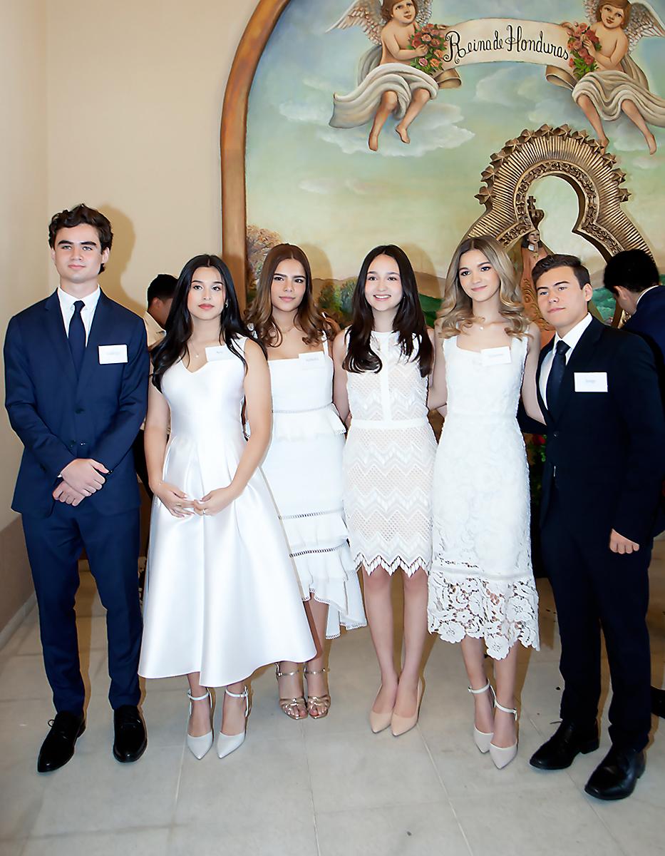 Rodrigo Martínez, Paulina Andino, Isabella Kattan, Rebecca Assaf, Julianna Gabrie y Jorge Caldera.