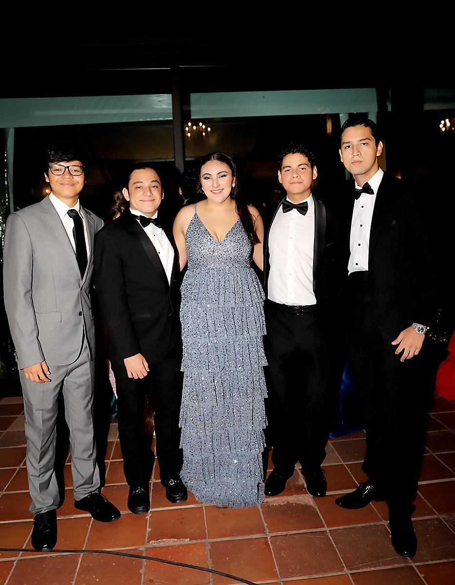 Ian Flores, Hugo Sierra, Valentina Mejía, Elías López y Eduardo Reyes
