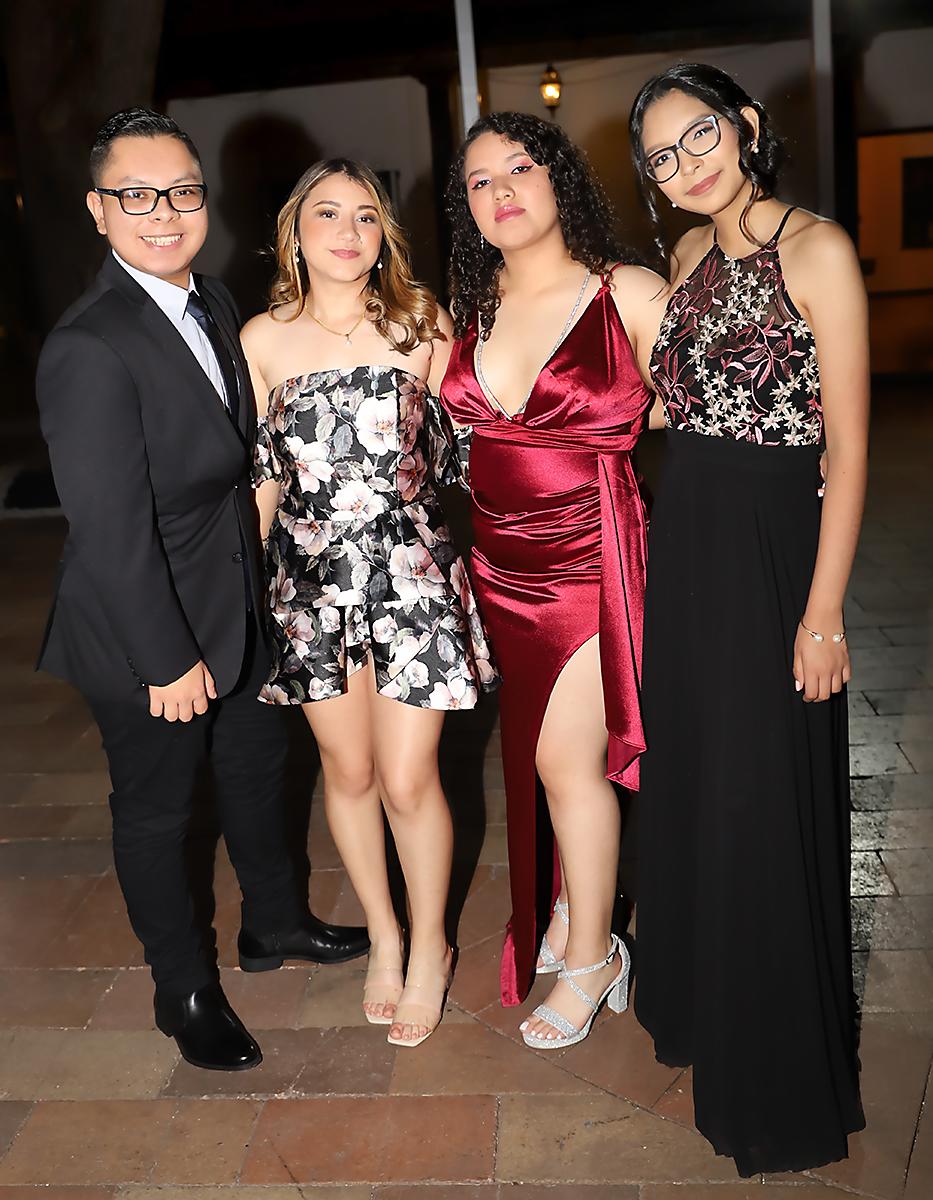 Francisco Ordóñez, Ashlee García , Miaa Flores y Ana Fuentes