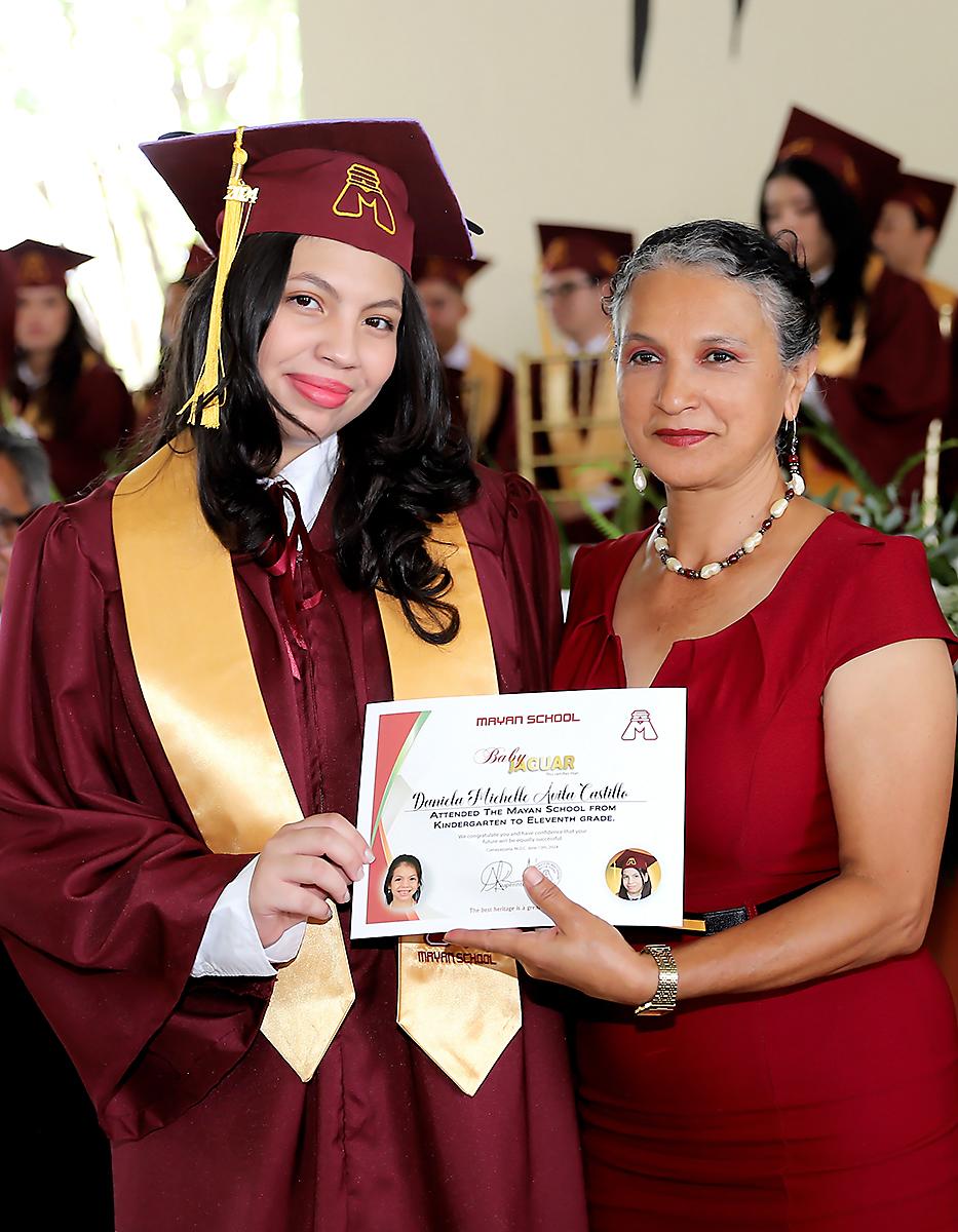 Graduación 2024 de Mayan School