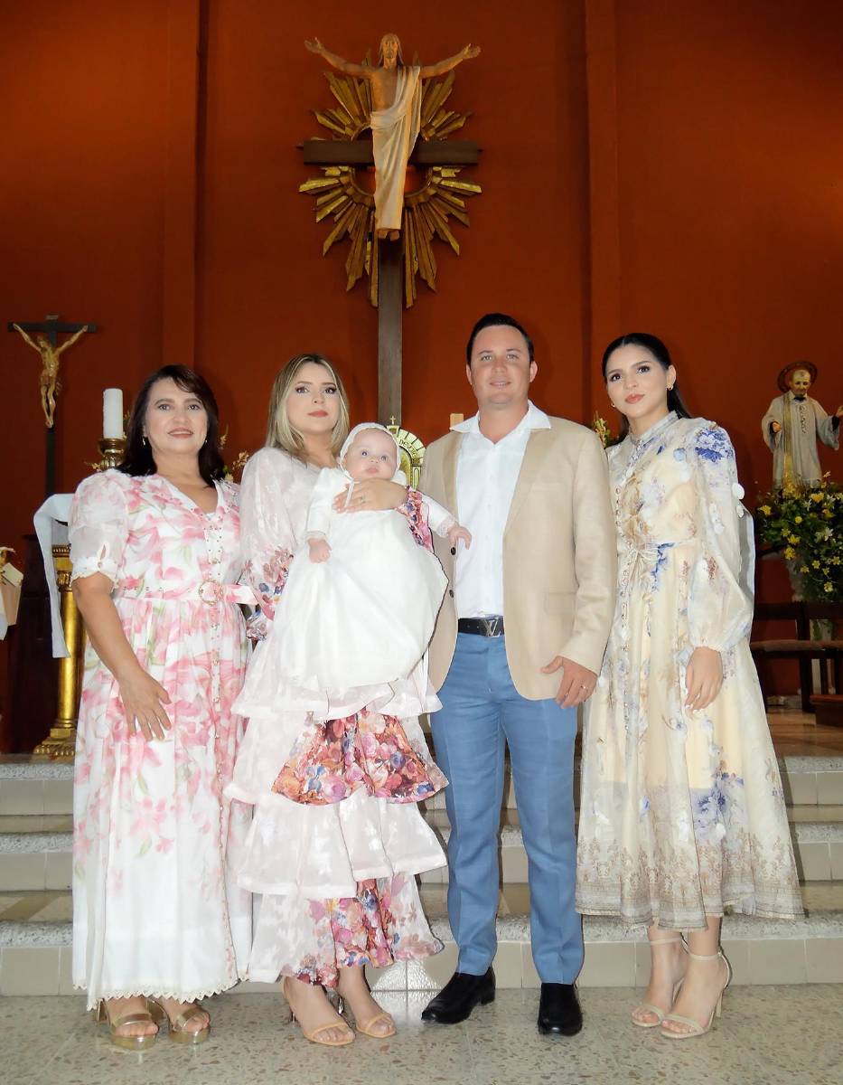 Luz Marina Donaire, Annie Núñez de Barrosse, Dalton John Barrosse y Andrea Núñez
