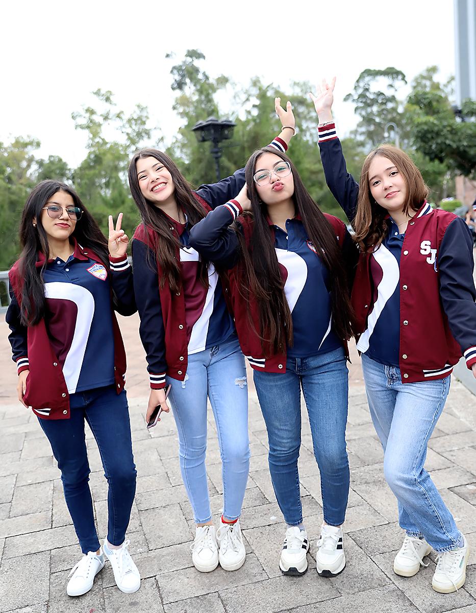 Sunny Burgos, Aracely Vásquez, ,María José Mejía y Amelia Salgado 
