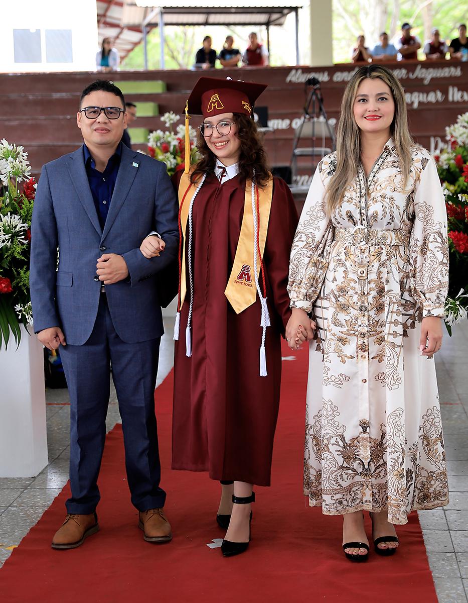 Graduación de los seniors 2025 de Mayan School