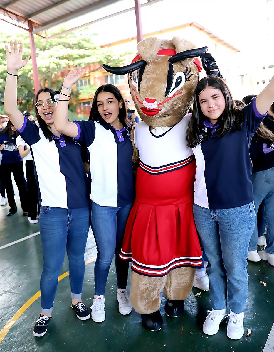 Isabel Castellanos, Camila Barahona y María Galo