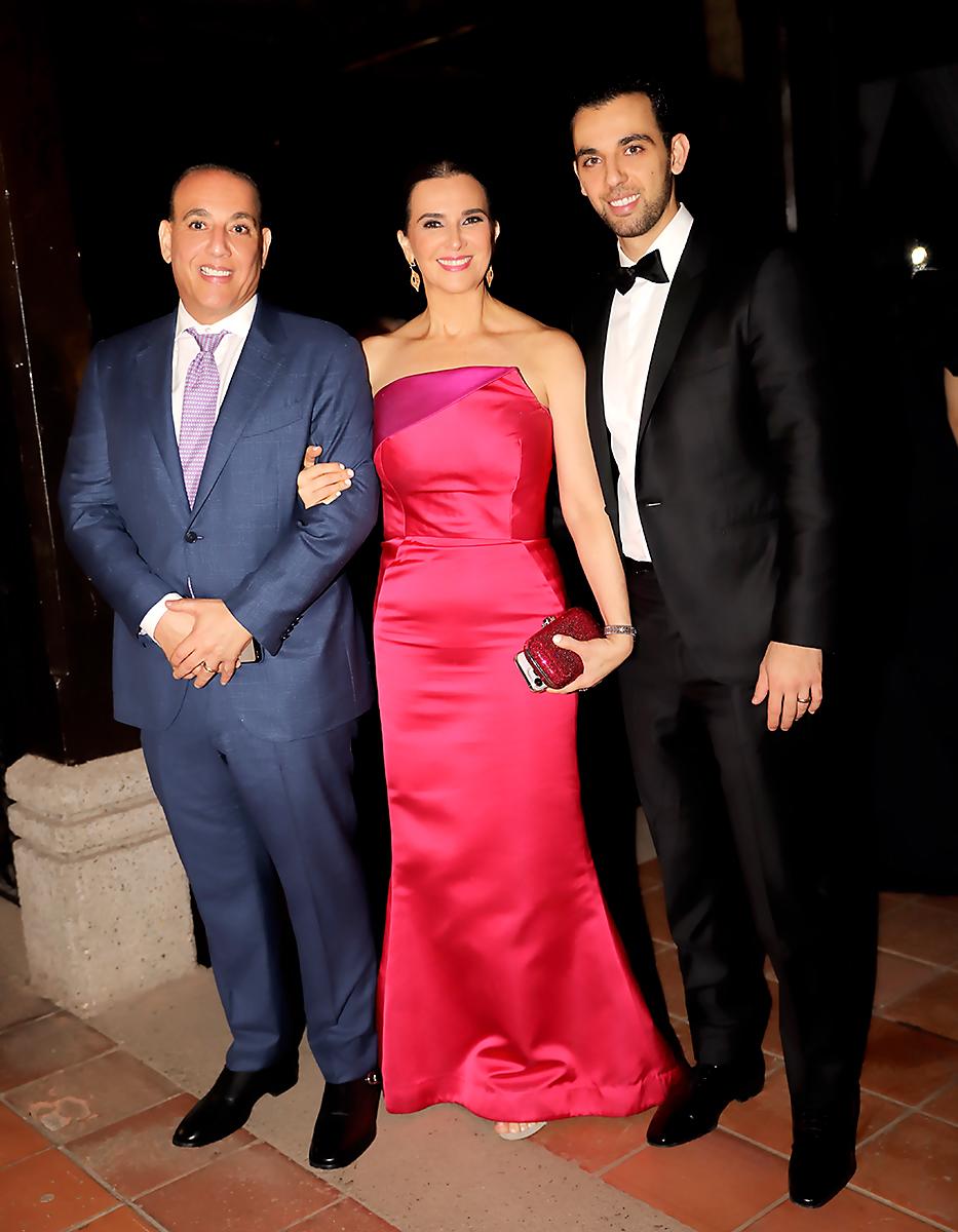 Javier y, Vivianne Atala con su hijo Javier Jr Atala