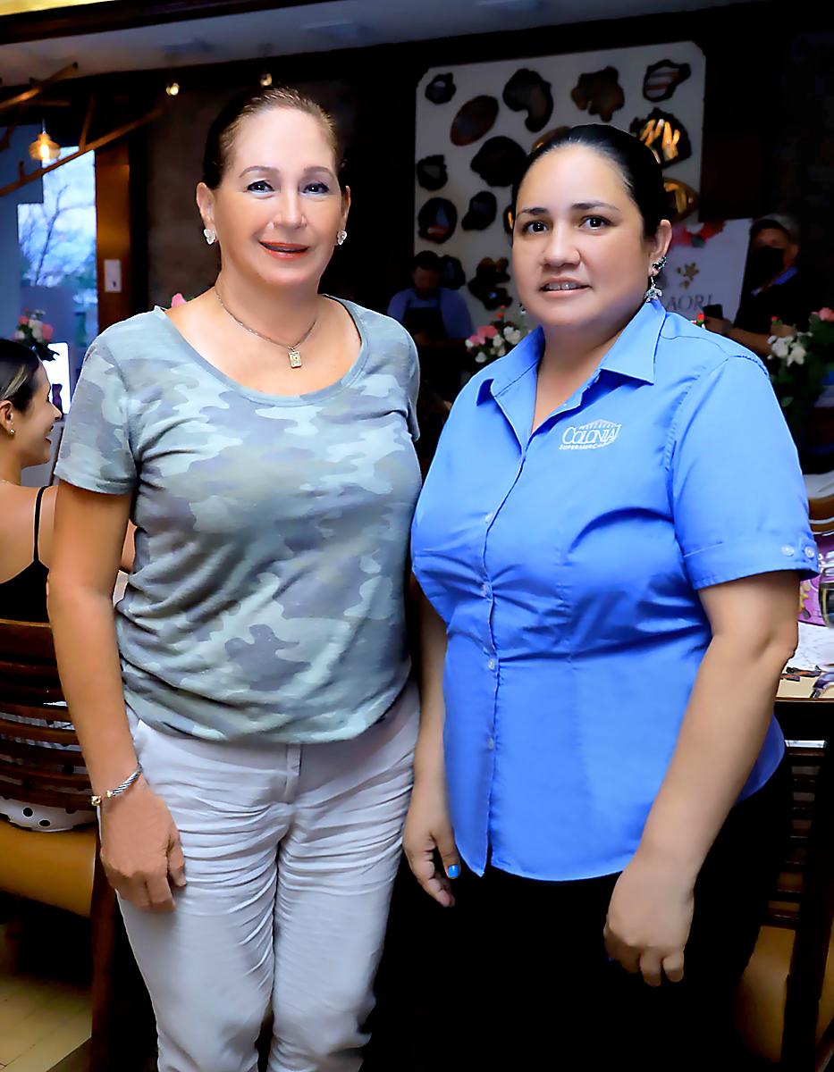 Ruth Fasquelle y Valeria Linarte.