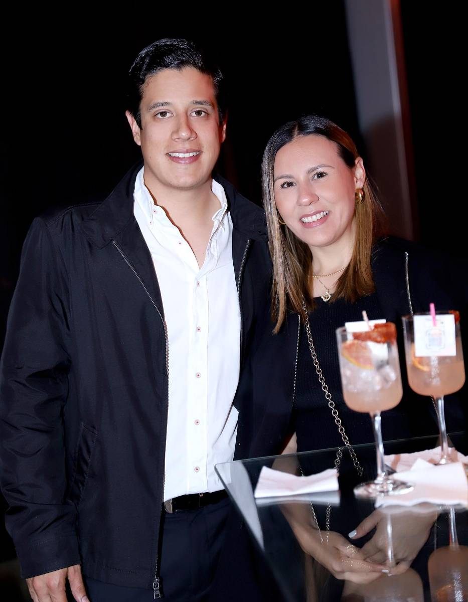 Luis Deras y Rina Martínez.