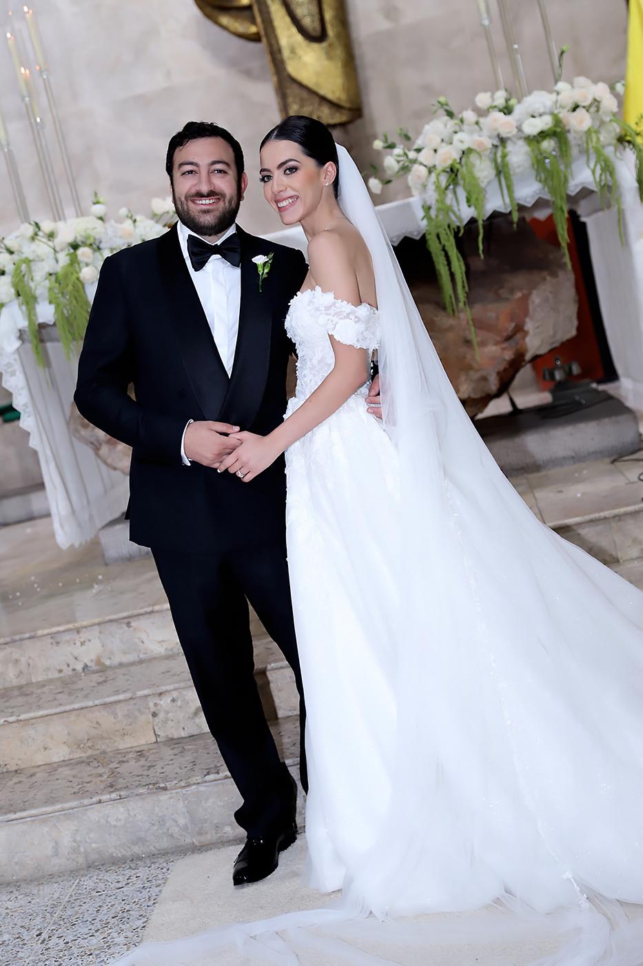 La boda de Victoria Khury y Víctor Kafati, image size:933x1400