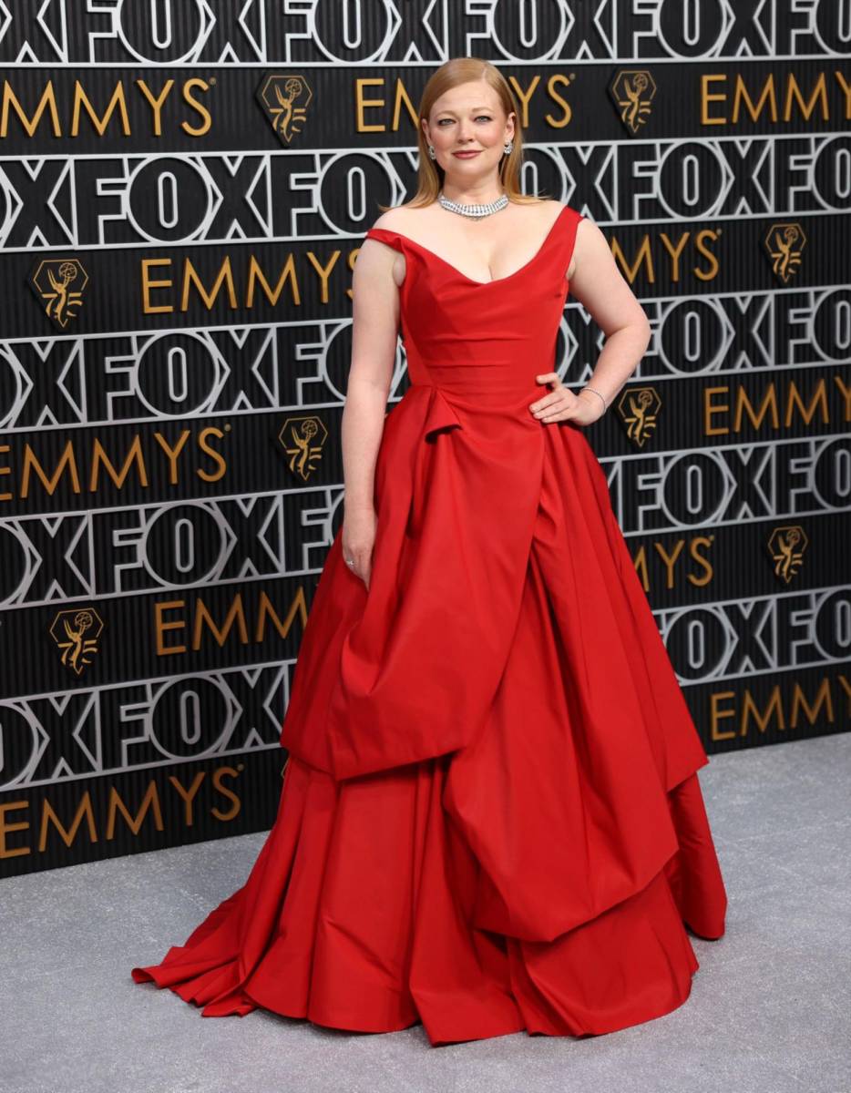 Sarah Snook en Vivienne Westwood. 